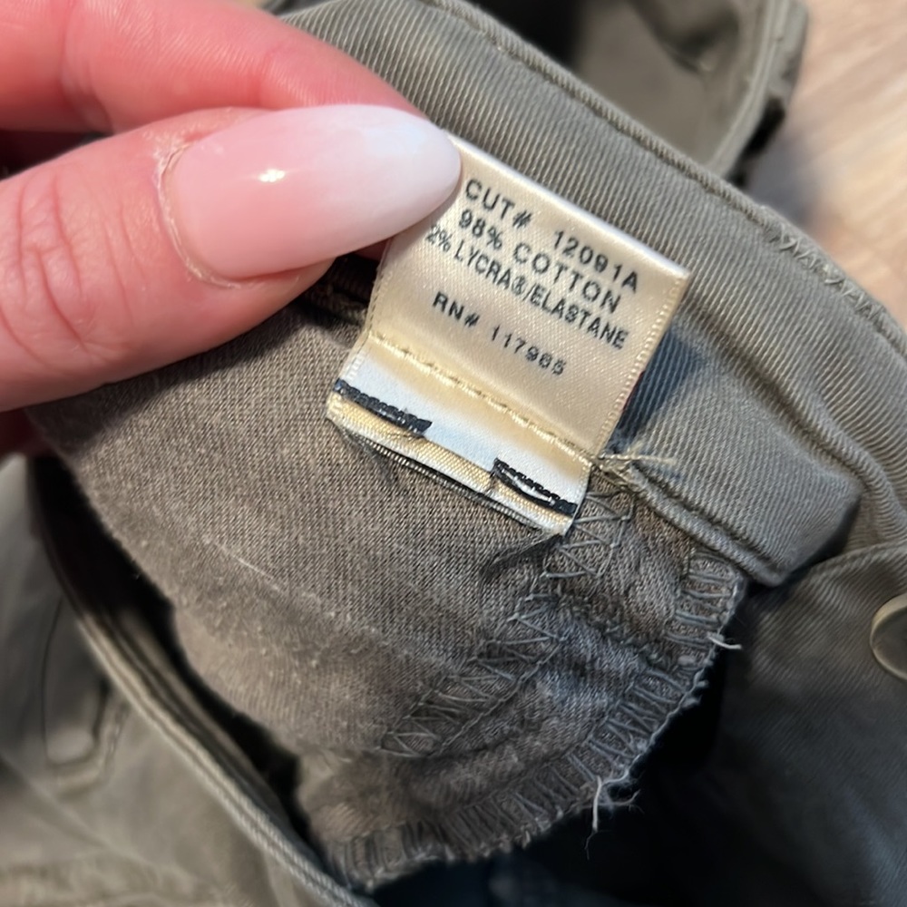 J Brand Maverick Low Rise Cargo Skinny Jeans in Vintage Armadillo Olive - Picture 15 of 16